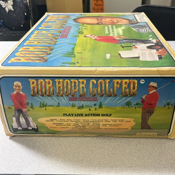 Vintage Bob Hope Golfers W/ Radio Controlled Golf Cart Game Made in Hong Kong - Picture 3 of 8